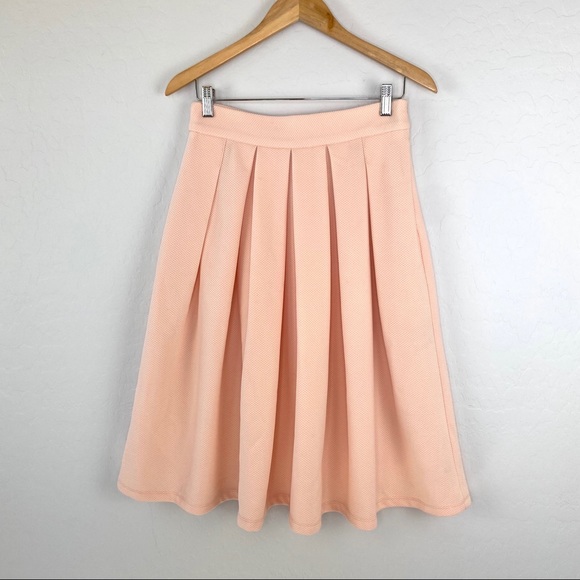 Wayf Pleated Midi Skirt, Blush medium - Picture 3 of 9